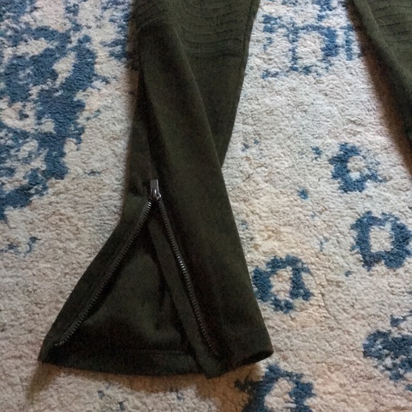 Old navy pants size 14 - Picture 2 of 2